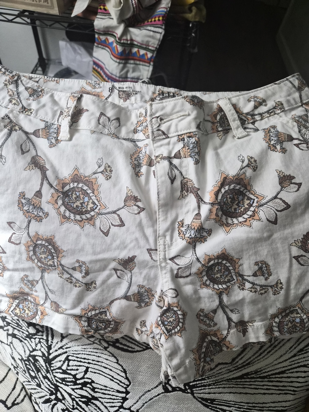 a.n.a White Floral Shorts with Tan & Gray Print